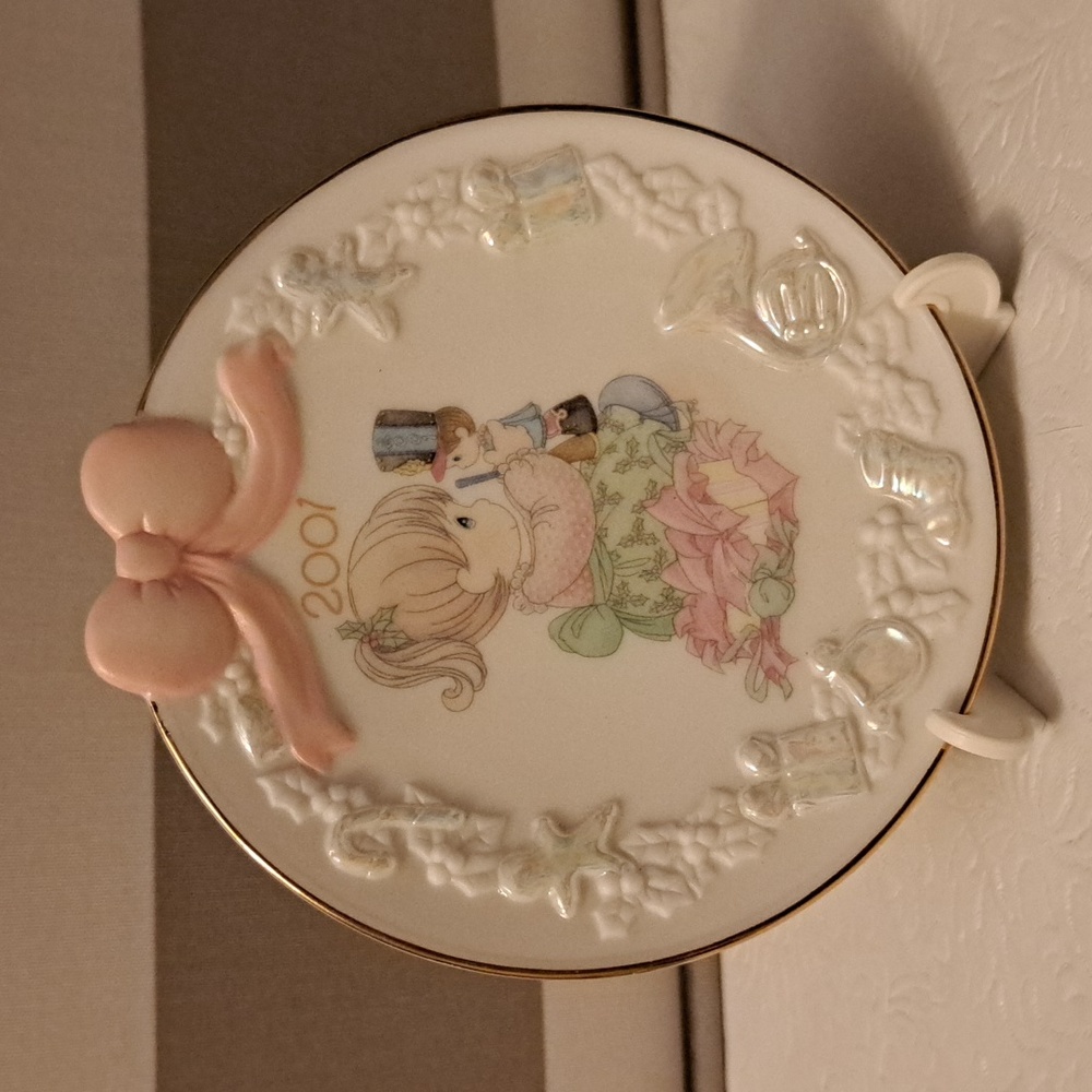 Precious Moments 2001 May Your Christmas Begin With A Bang Mini Plate